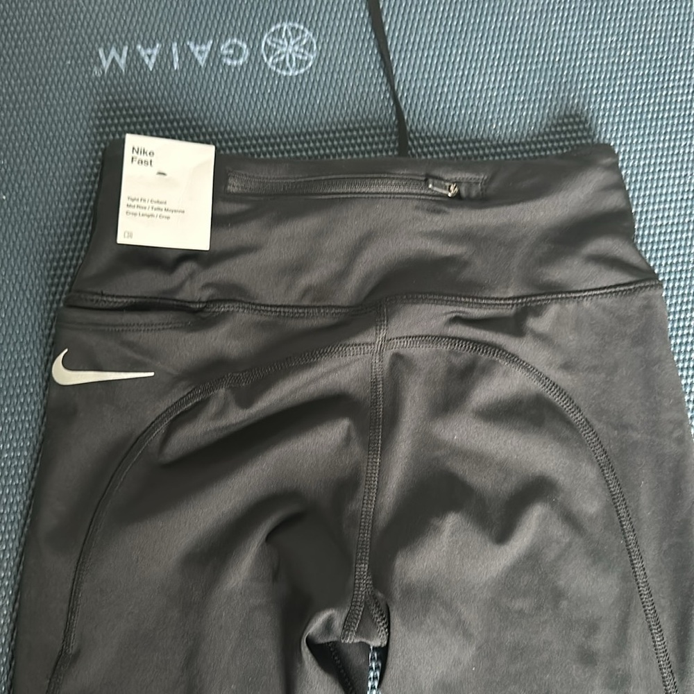 Nike - Picture 3 of 9